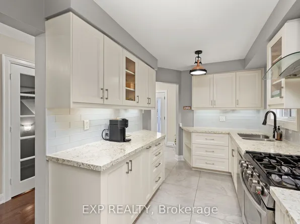 224 Timberlane Dr, Brampton, ON L6Y 4V6