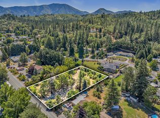 681 W Harbeck Rd, Grants Pass, OR 97527