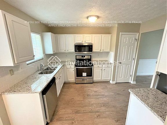 4th image of 879 Longbranch Ln
