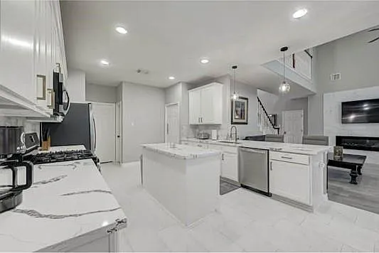 4807 Schiller Park Ln — Photo 5
