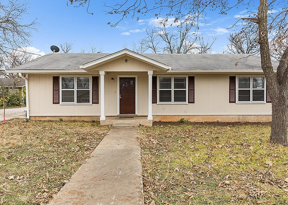 1st image of 707 E San Antonio St