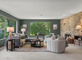 2416 W Dean Ct, River Hills, WI 53217