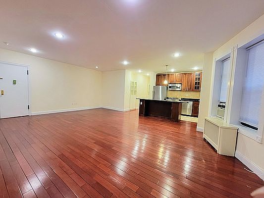 1st image of 250 W 99th St #A