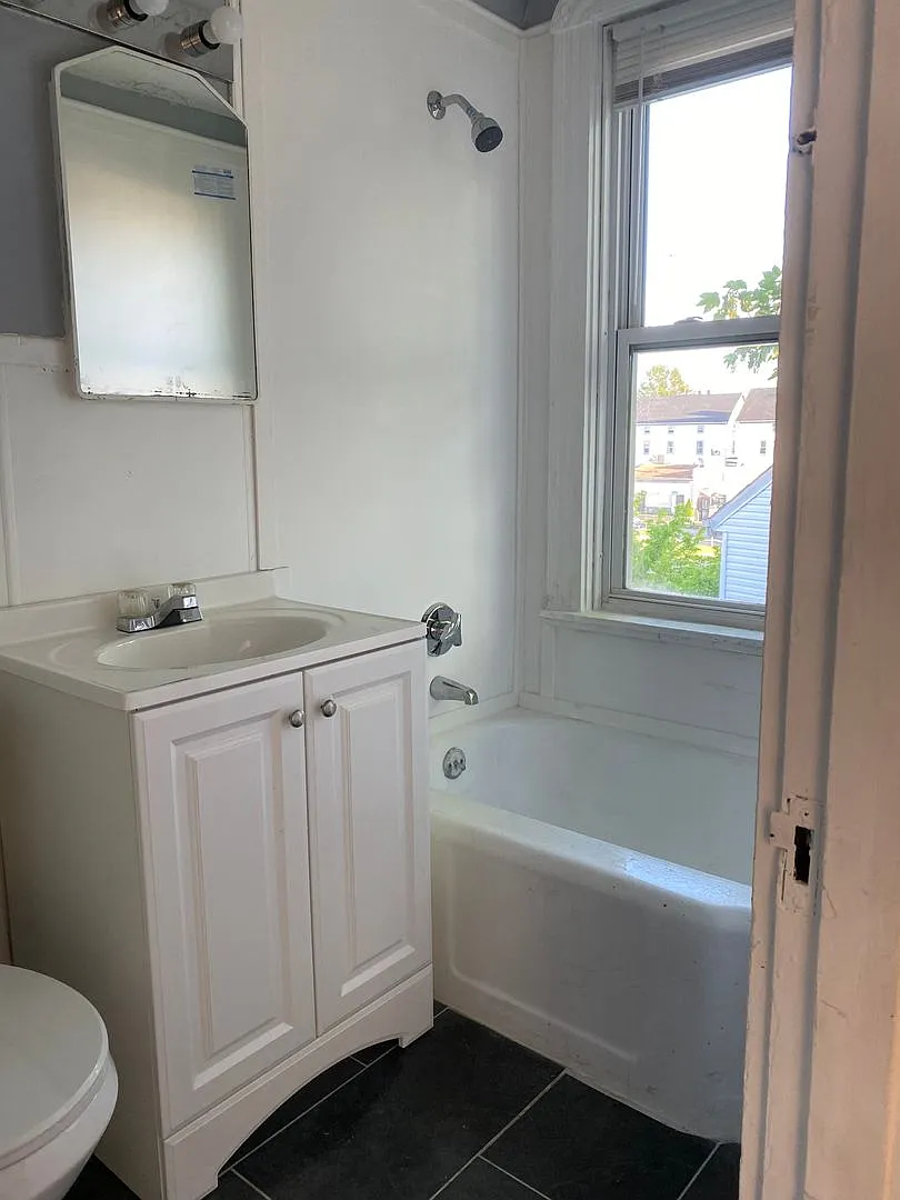 775 Plymouth Ave — Photo 4