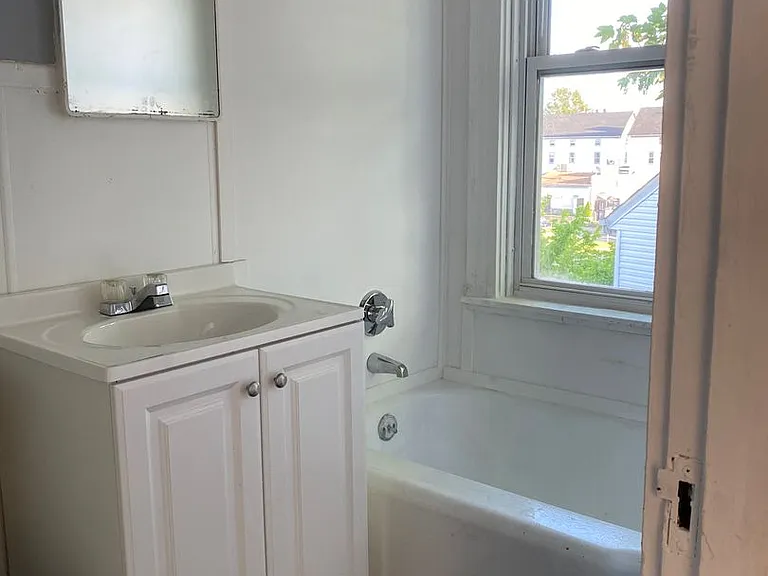 775 Plymouth Ave — Photo 3