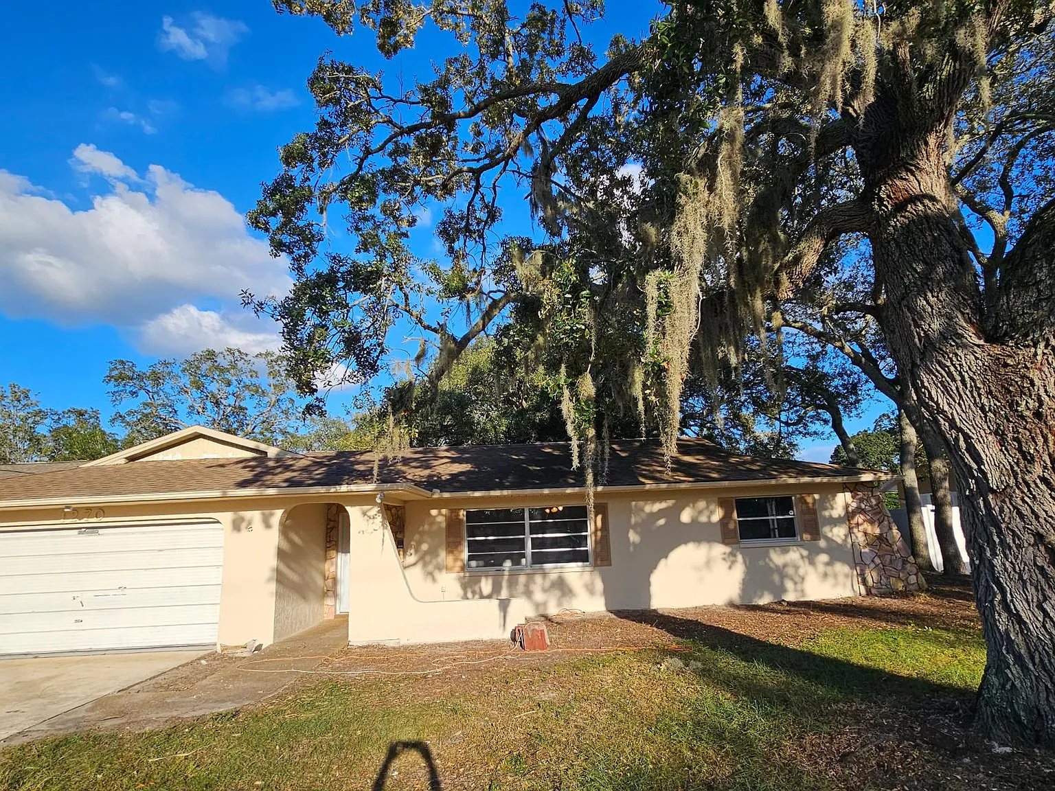 3 bed, 2484 sqft, $2,100 — Photo 2
