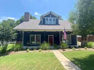 901 W Sunset St, Grapevine, TX 76051