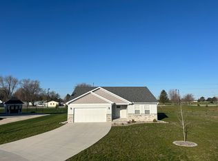 6 Pointe Blvd, Peru, IL 61354