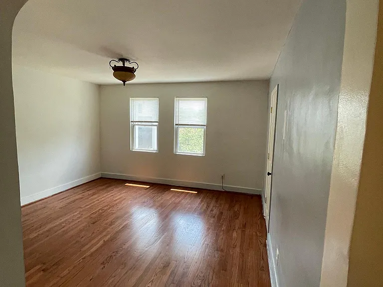 1918 I St NE #4 — Photo 16