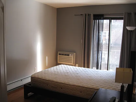 Rented by 18 REALTY | media 14