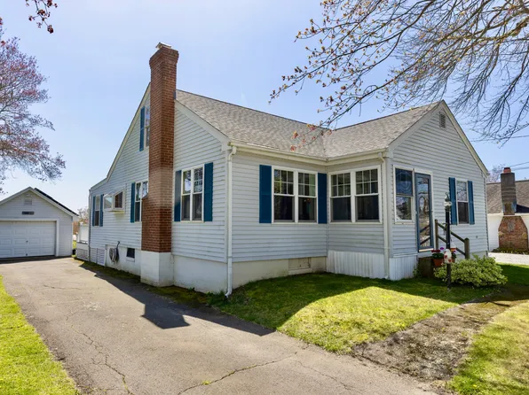 90 Chalker Beach Road, Old Saybrook, CT 06475