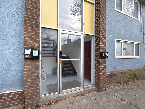 2nd image of 849-855 Wellington Blvd #849