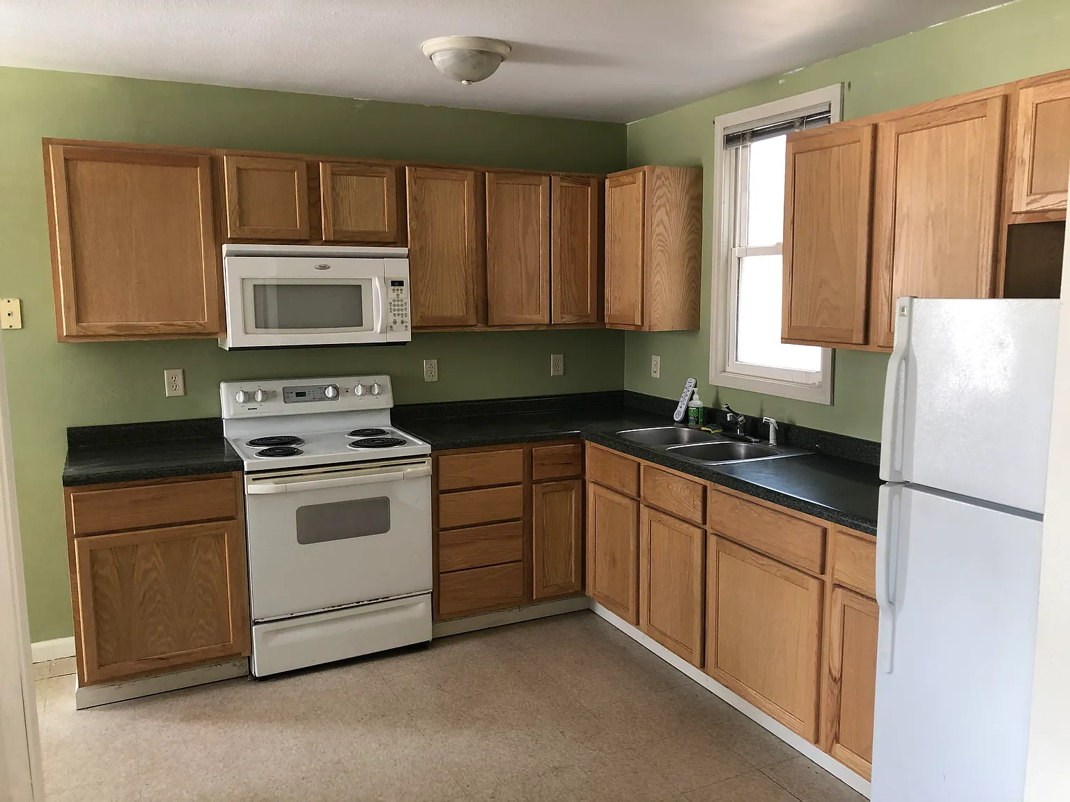 1 bed, 1.0 bath, 700 sqft, $995 — Photo 3