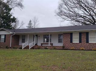 464 W College St, Kenton, TN 38233