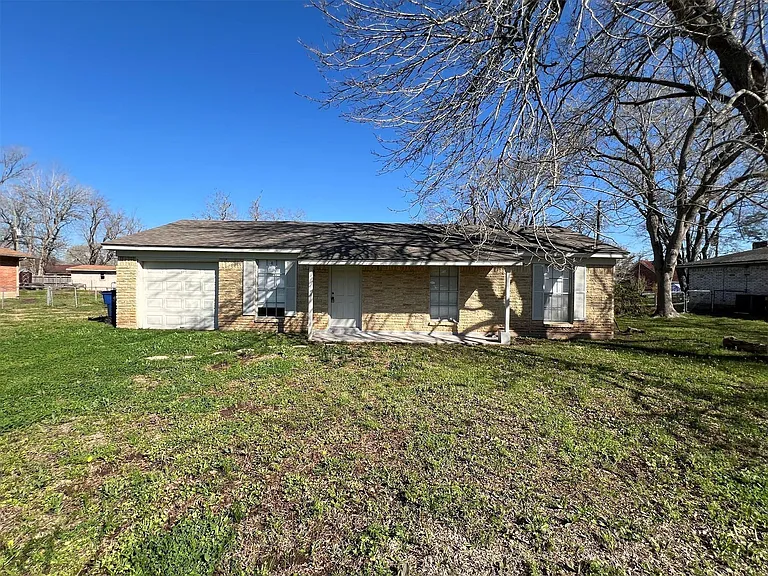 224 Stuart St — Photo 2