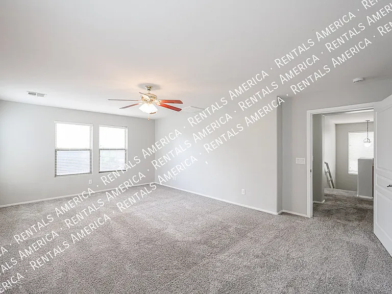 4563 E Oxford Ln — Photo 38