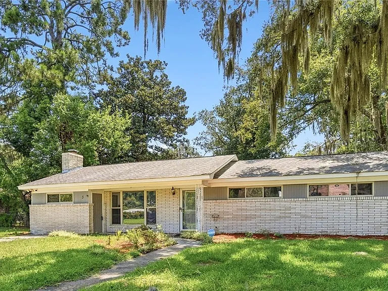3 Monica Blvd — Photo 1