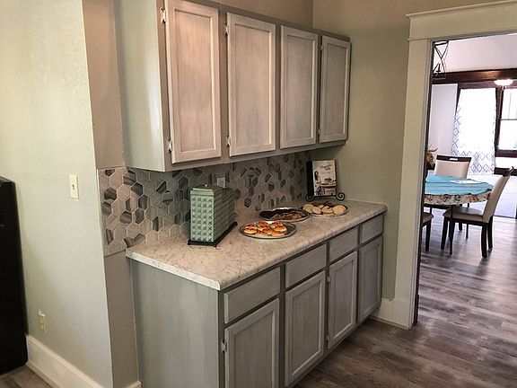 3rd image of 510 W Cherry St
