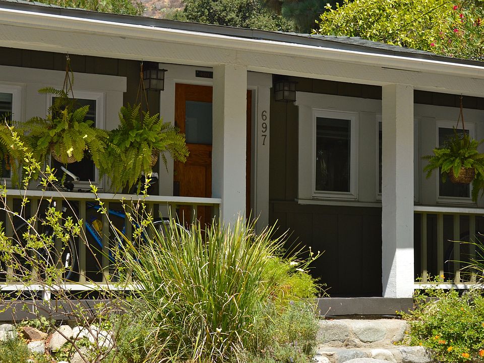 1st image of 697 Woodland Dr
