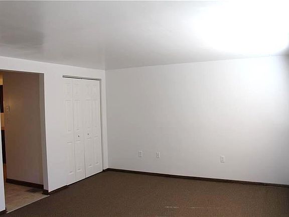 2nd image of 2815 Brentwood Ave