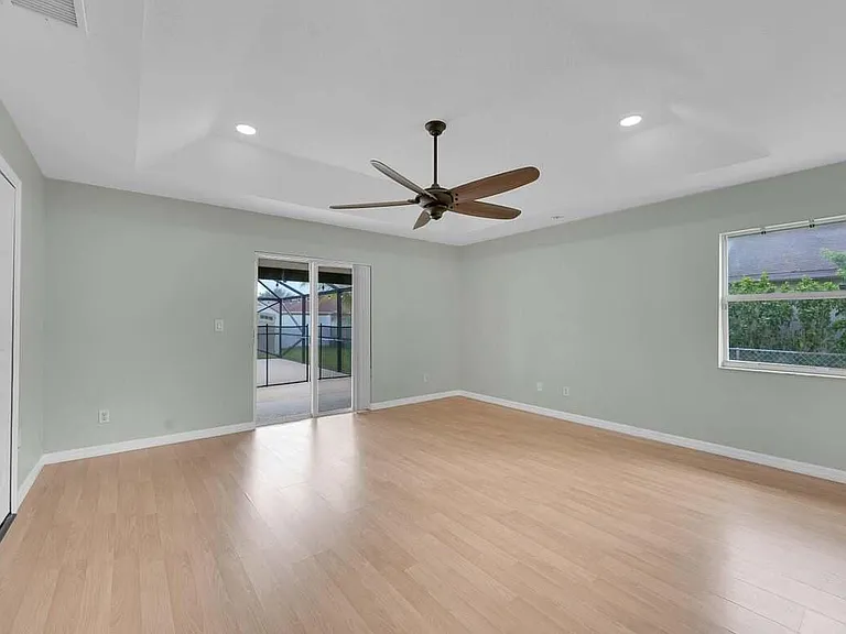 5335 NW Conley Dr — Photo 11