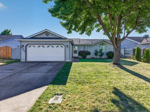 8008 Thunderhead Ave, White City, OR 97503