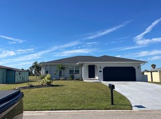 28 Oakland Hills Pl, Rotonda West, FL 33947