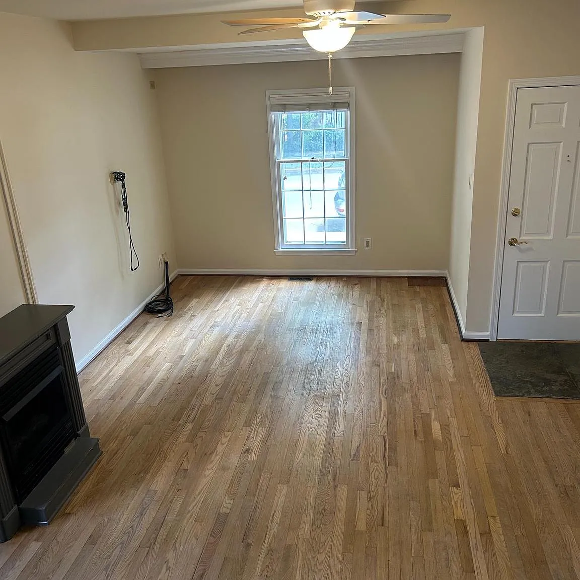 3 bed, 1.5 bath, 1391 sqft, $3,000 — Photo 4