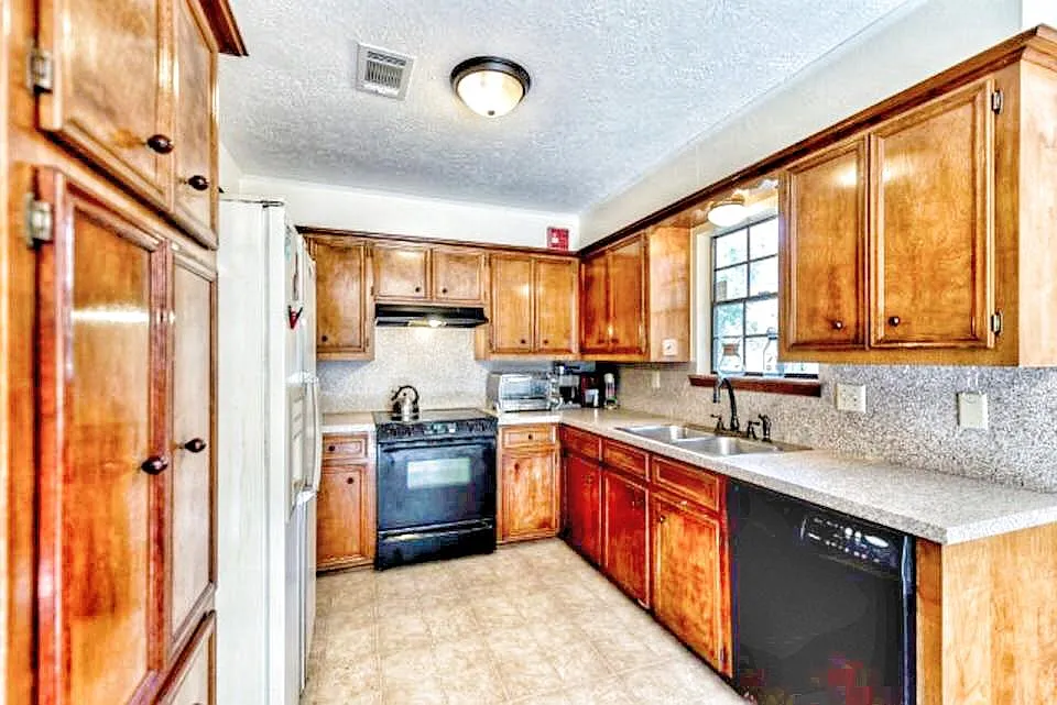 Building Photo - 2915 Forestwood Dr