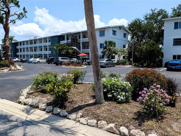 5895 17th St W #B26, Bradenton, FL 34207