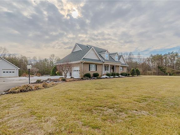 2nd image of 1783 Turner Mountain Rd