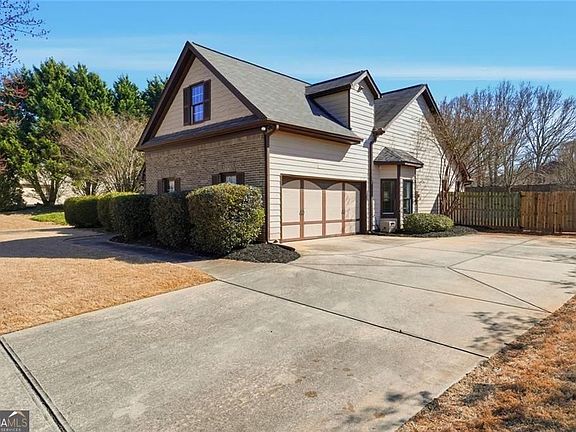 3rd image of 103 Treemont Way