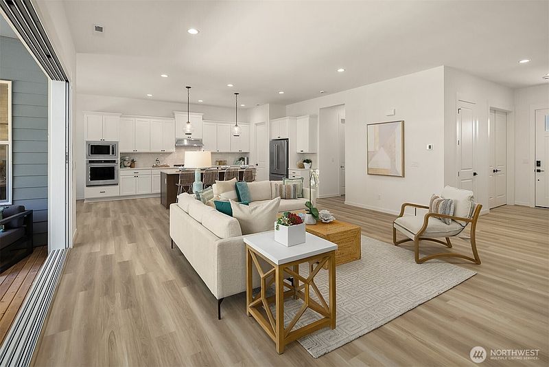 5th image of 24080 SE Emerald Street #280