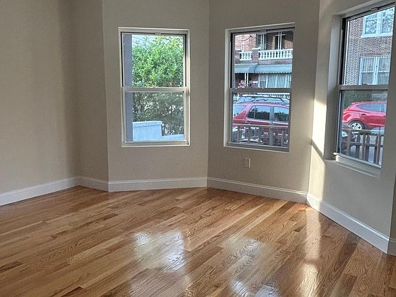 5th image of 856 E 227th St #1