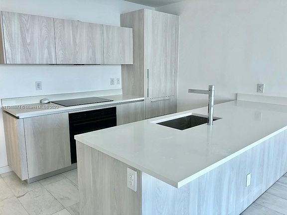 3rd image of 482 NE 31st St