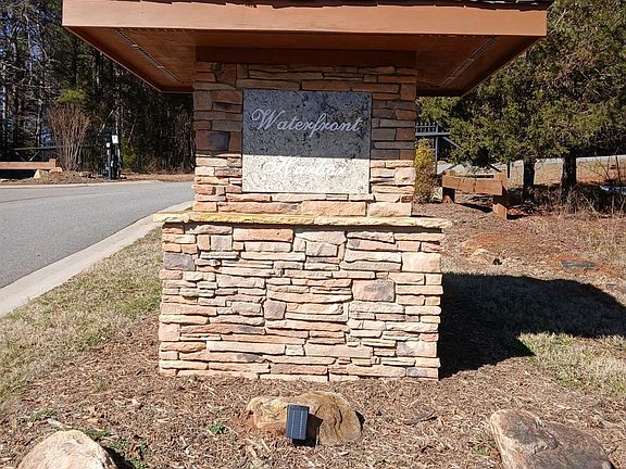 4th image of 5747 Lake Pointe Dr