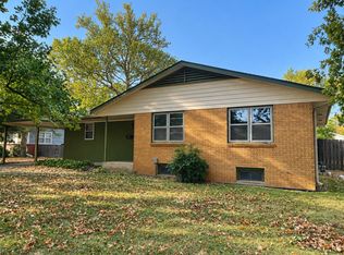 6 Roberts Ct, Winfield, KS 67156