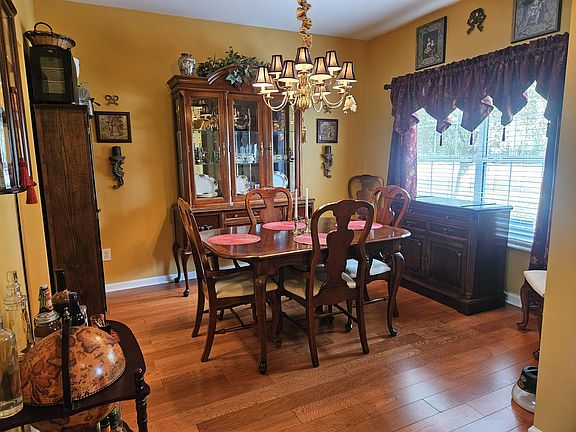 5th image of 568 Pointe Of Oaks Rd