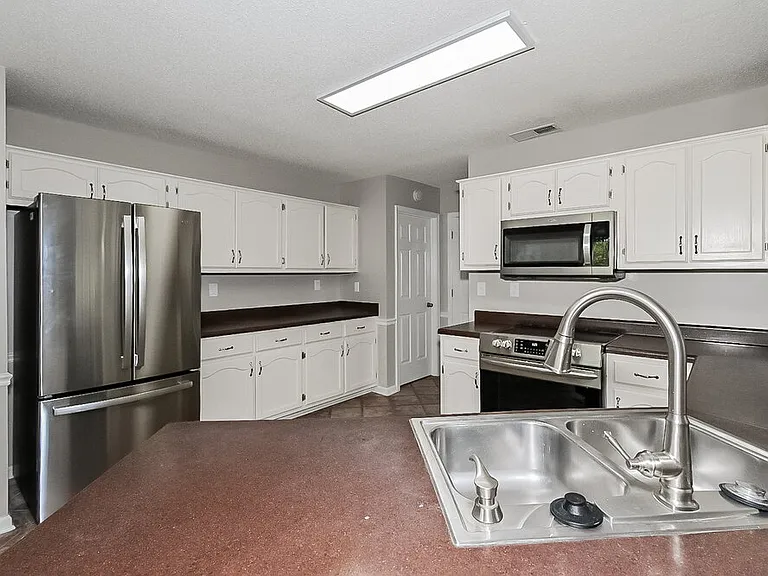 5759 Michaelson Dr — Photo 9