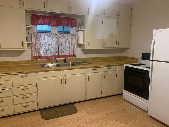 2nd image of 23822 W Amboy St