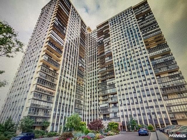 1st image of 300 Winston Dr APT 207