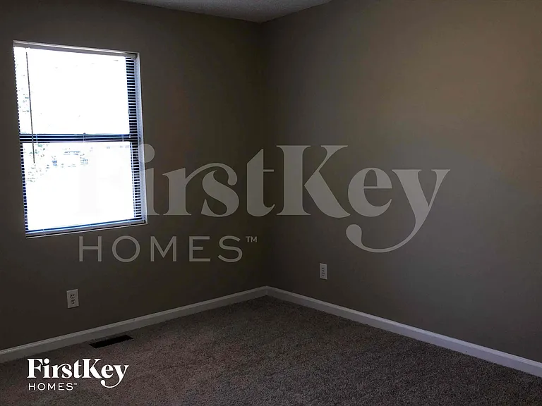 3675 Sharon Dr — Photo 6