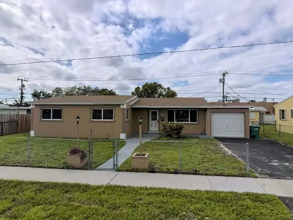 18000 NW 25th Ct