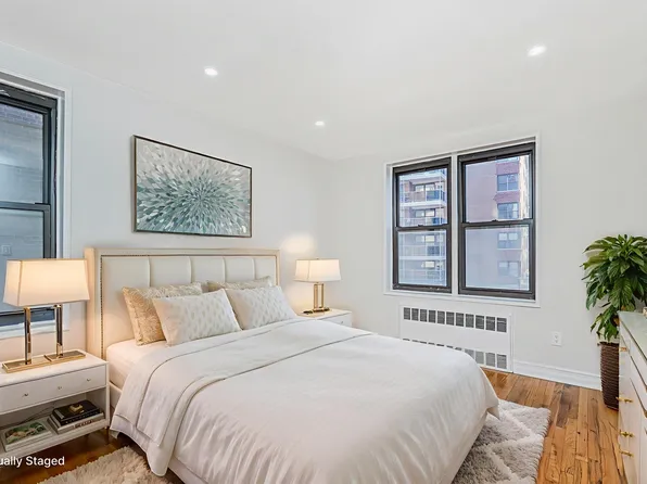 3101 Ocean Parkway image 5 of 39