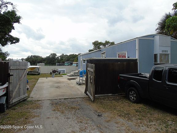 3rd image of 2952 Century Oaks Cir N