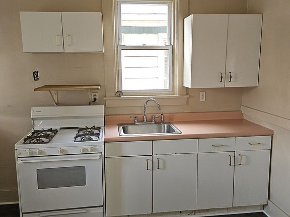 5th image of 1214 Holmes St Floor 2