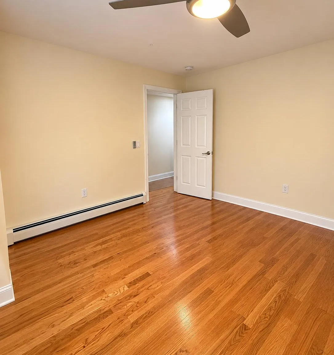2 bed, 1.0 bath, 1000 sqft, $2,780 — Photo 3