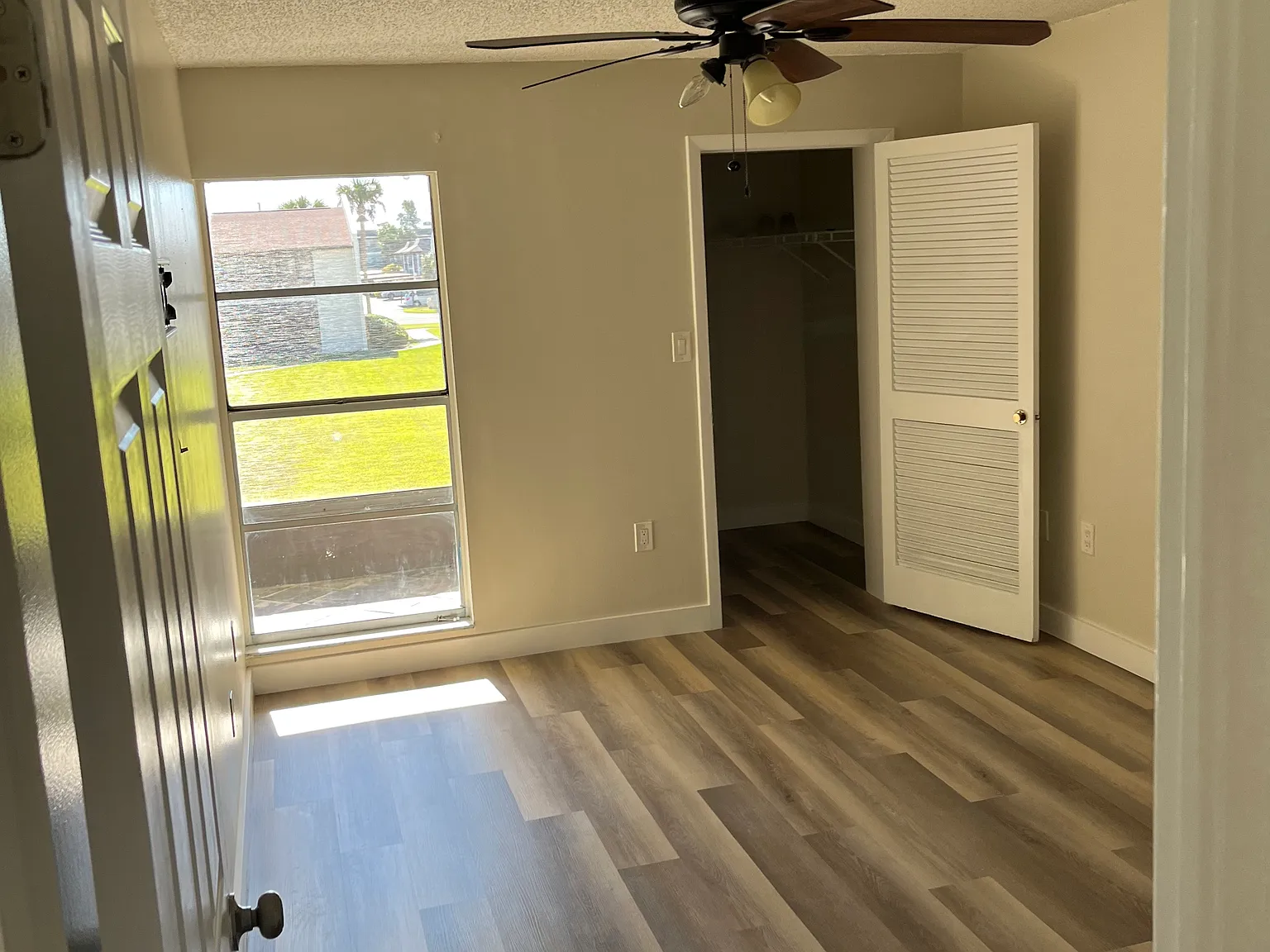 4956 Harbor Villa Ln — Photo 2