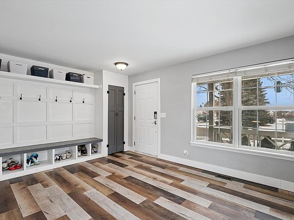 4th image of 1297 Holly Ct
