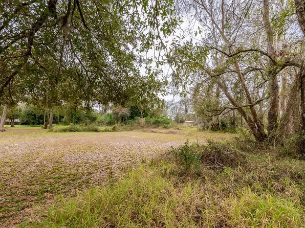 5128 Country Side Dr #16, Tampa, FL 33624